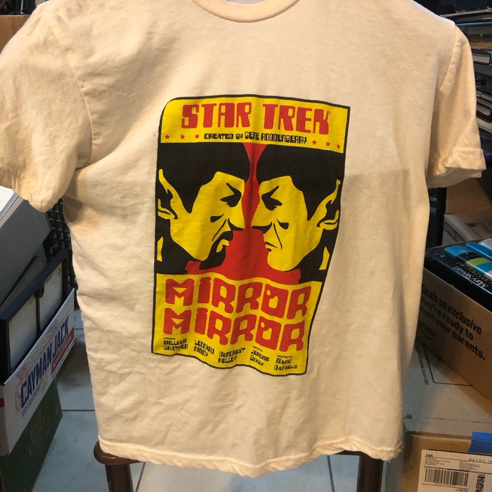 Loot Crate Star Trek Mirror Mirror T-Shirt - White and Yellow